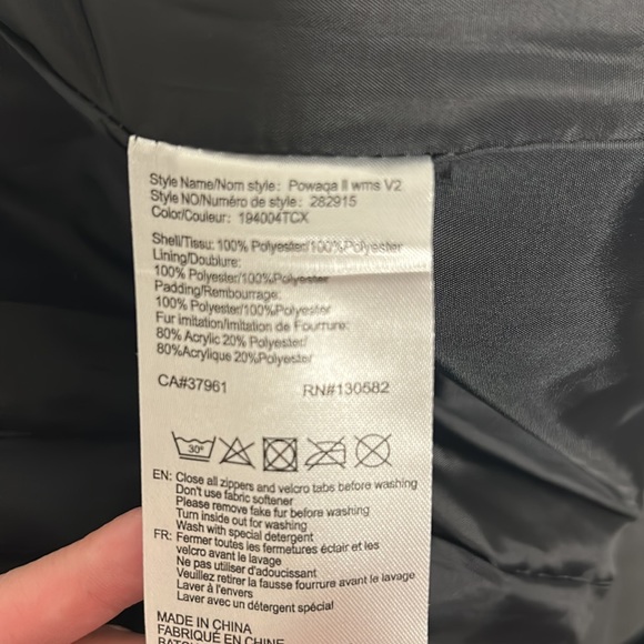 Warm winter jacket with removal hood - Picture 7 of 8